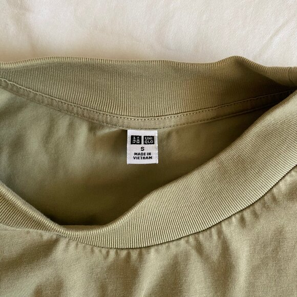 Uniqlo AIRism Cotton T-Shirt in Green - Picture 4 of 8